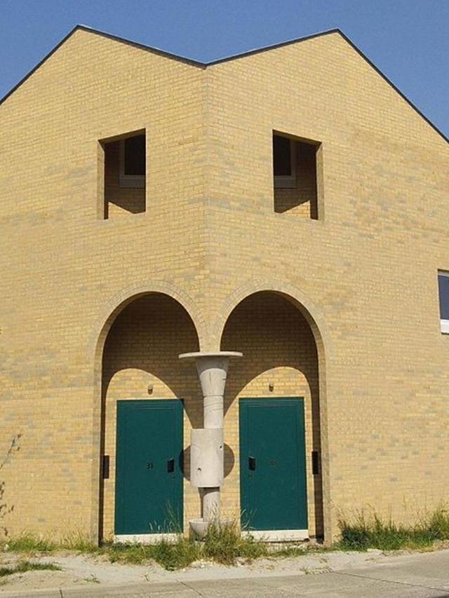 Tak Biasa, Ini 6 Desain Rumah Aneh yang Bikin Geleng Kepala