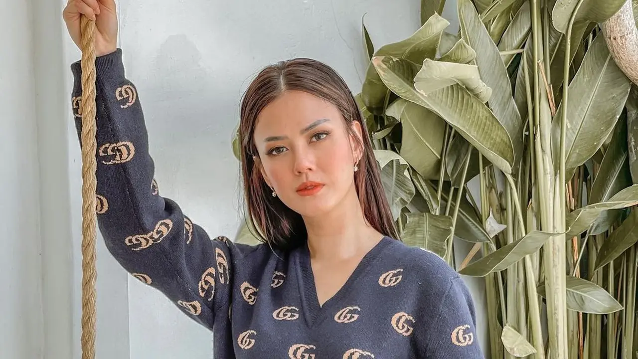 6 Gaya Rambut Nita Gunawan yang Paling Curi Perhatian, Ada yang Mirip Chun Li