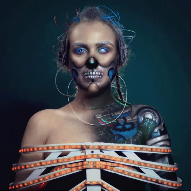 8 Potret Body Painting Wanita Ini Ciptakan Ilusi Optik Mengagumkan, Banjir Pujian