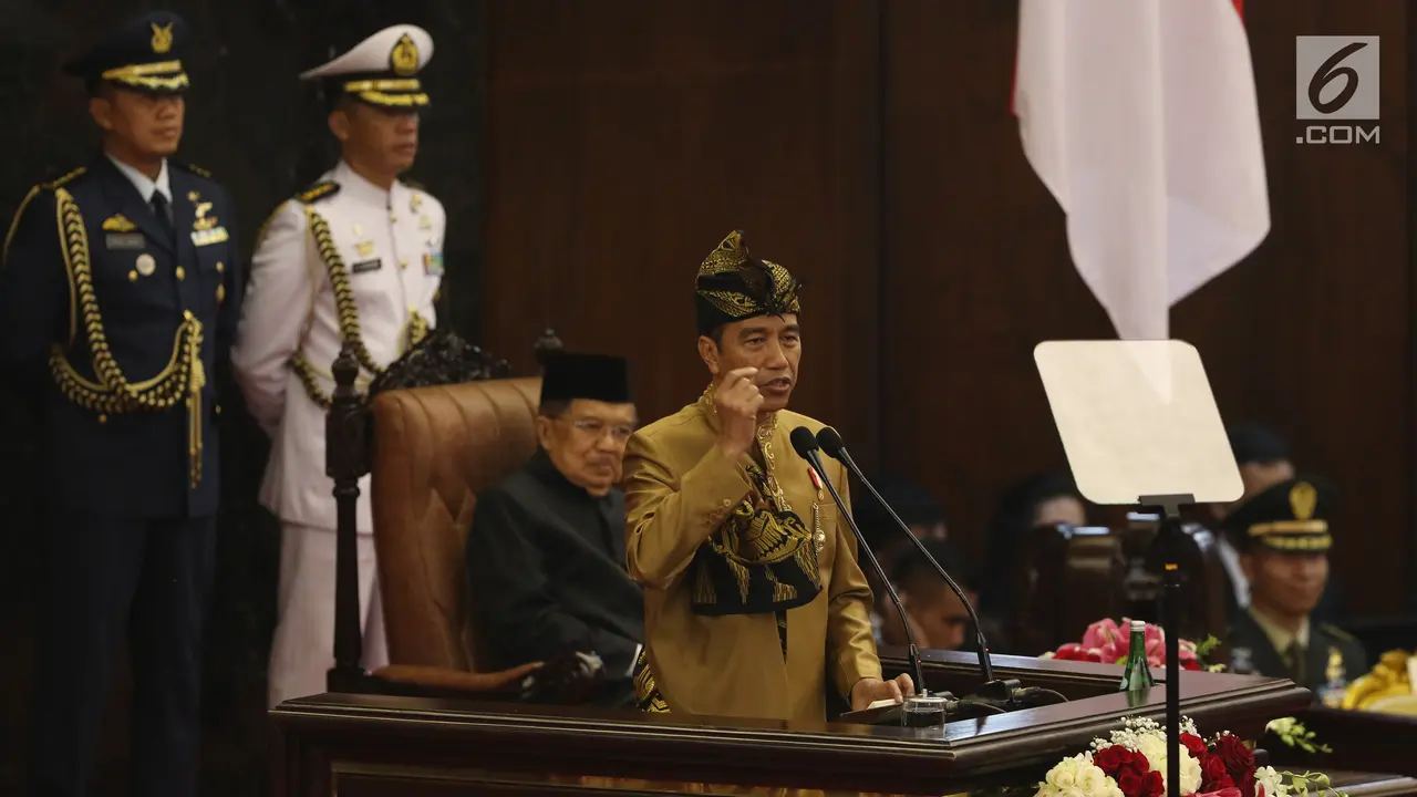 Jokowi Berbaju Sasak