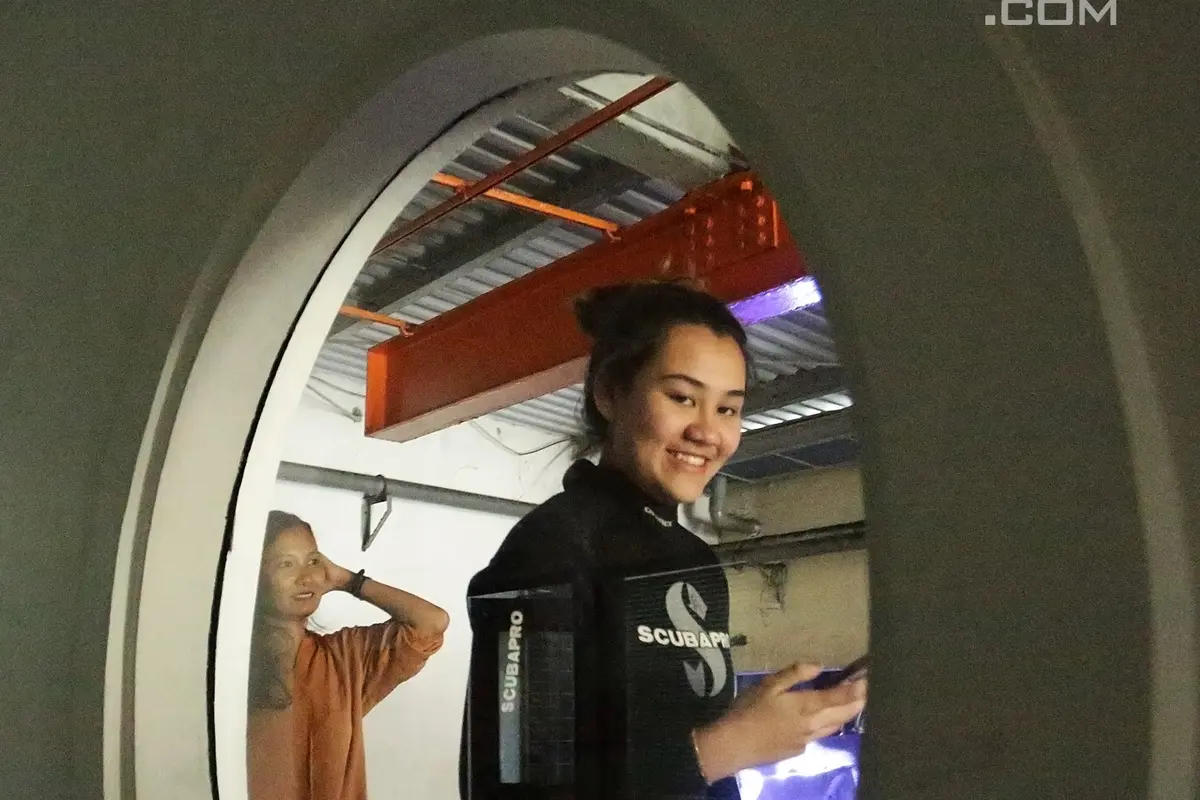 Jadi Paskibra, Aaliyah Massaid Tertantang Kibarkan Bendera di Bawah Air