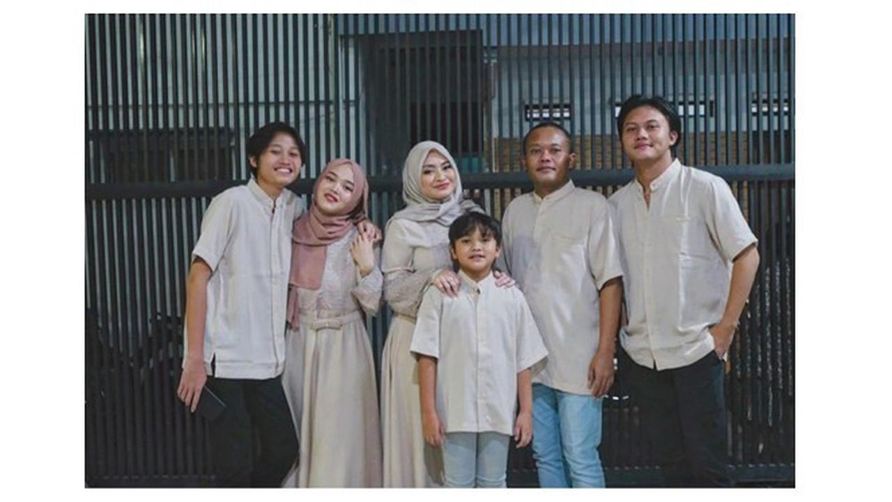 Potret 7 Selebriti Wanita dengan Anak Sambungnya, Kompak Banget