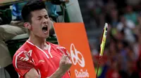 Tunggal putra China, Chen Long, merebut medali emas Olimpiade Rio de Janeiro seusai mengalahkan bintang Malaysia, Lee Chong Wei, Sabtu (20/8/2016). (EPA/Esteban Biba)