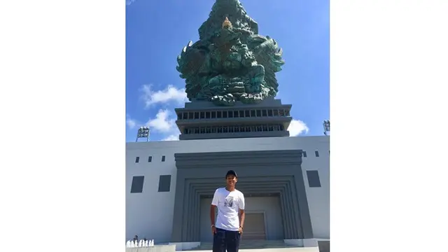 5 Potret Koko Ari di Luar Lapangan, Bek Muda Potensial Persebaya