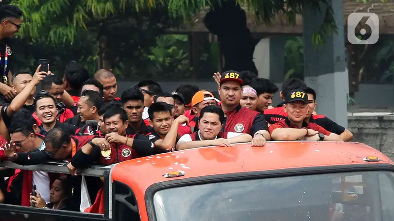 Pada Jumat 19 Mei 2023, arak-arakan Timnas U-22 Indonesia dinilai timbulkan kepadatan arus lalu lintas. Ketum PSSI Erick Thohir pun menyampaikan permohonan maaf. Itulah top 3 news hari ini.