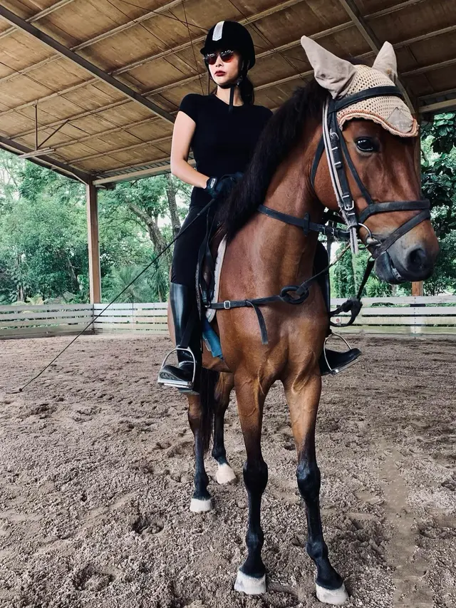 Kerap Tampil Sporty, Ini 6 Potret Dita Anggraeni Jalani Olahraga