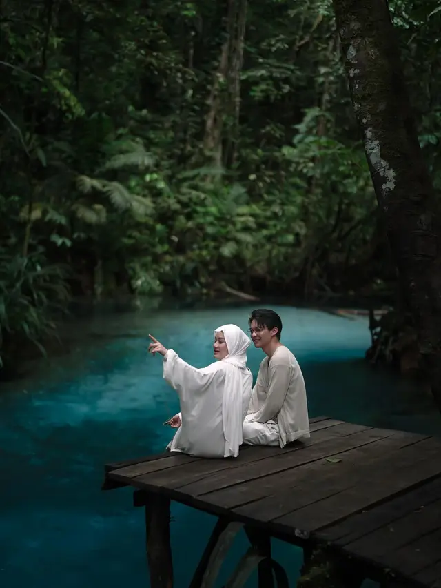 Tampil Mesra, Ini 7 Momen Liburan Dinda Hauw di Kali Biru Raja Ampat