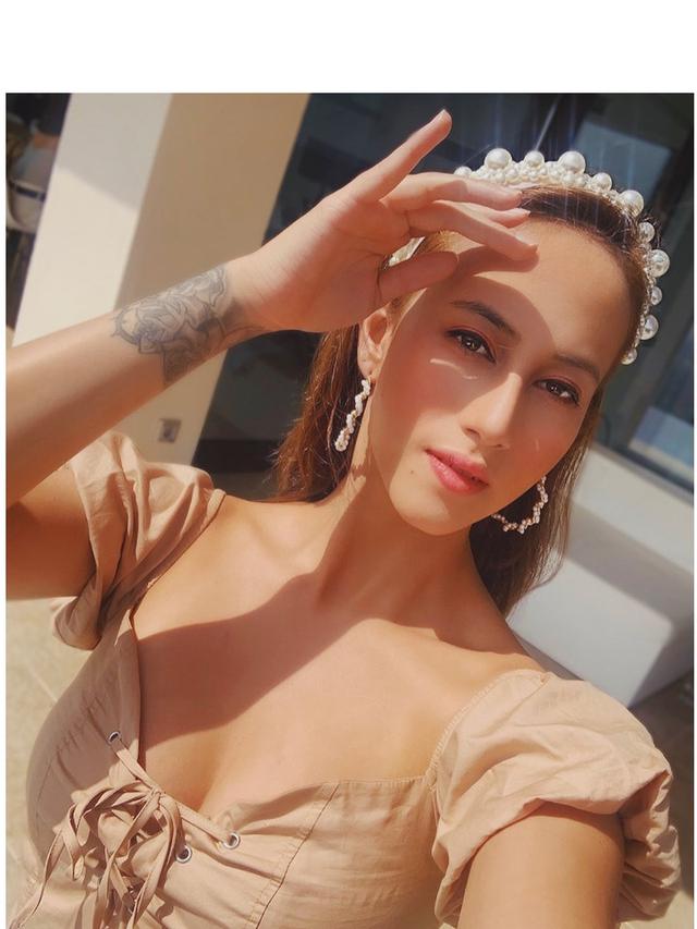 7 Pesona Janisa Pradja, Wanita yang Resmi Dilamar Mike Lewis