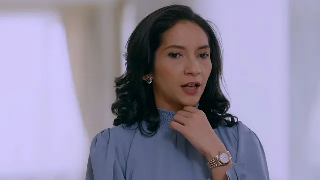 Di Antara Dua Cinta