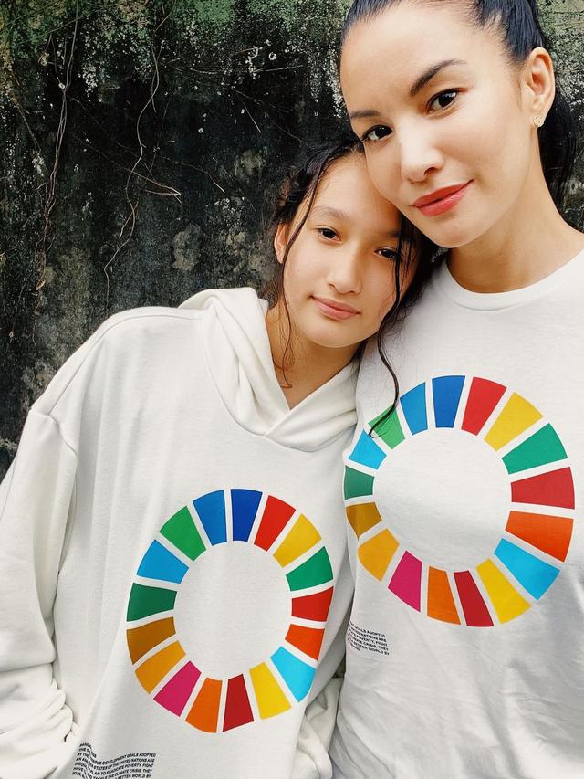 7 Potret Nadya Hutagalung Bareng Putri Bungsunya yang Putuskan Bergender Netral