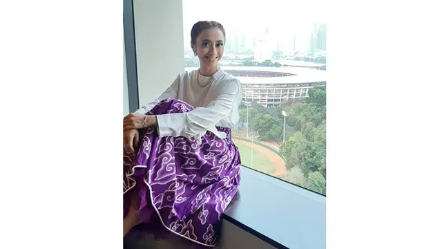 Biasa Natural, Ini 6 Potret Deasy Noviyanti dengan Makeup Tebal