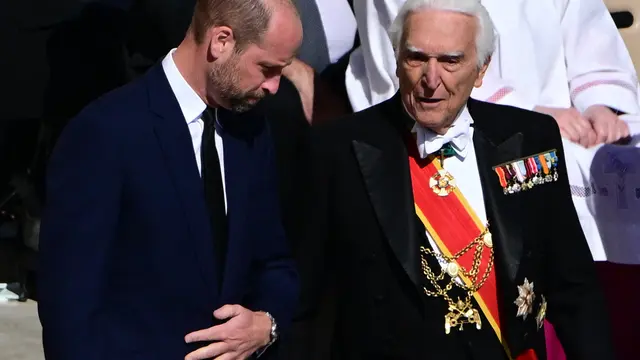 Mengapa Pangeran William Ditempatkan di Barisan Belakang Saat Pemakaman Paus Fransiskus di Vatikan?