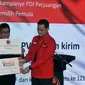 Hasto Kristanto memberikan sambutan saat pembukaan rekening gotong royong PDI Perjuangan di Jakarta, Selasa (20/10/2015). PDIP bekerja sama dengan BRI dan BCA membuka rekening guna membangun kemandirian dalam pendanaan partai. (Liputan6.com/Johan Tallo)