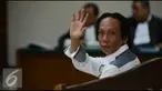  Terdakwa kasus dugaan korupsi hak siar TVRI tahun anggaran 2012 komedian Mandra Naih berencana menghentikan sementara proses peradilan atas kasus dugaan korupsi hak siar TVRI.  Seperti disampaikan pengacara sang komedian, Juniver Girsang pasca-penahanan 