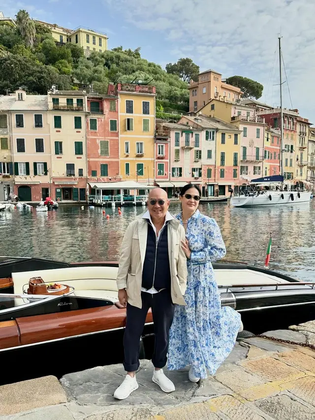 Donna Harun dan suami (Instagram/donnaharunofficial)