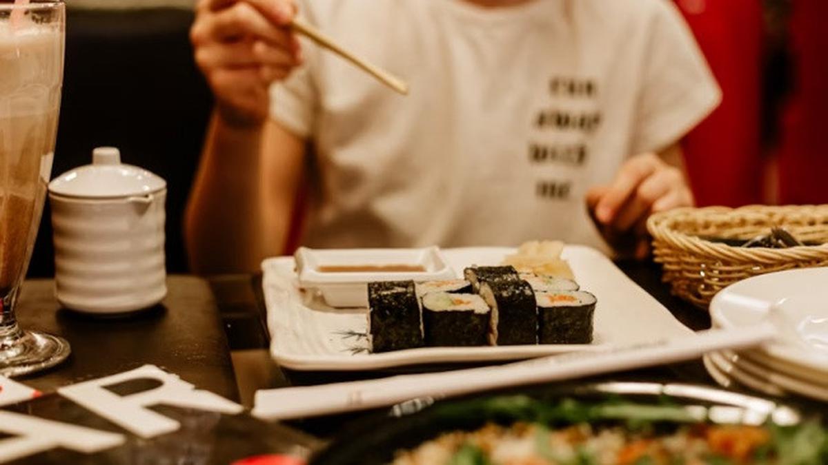 Cara Nafsu Makan Bisa Turun Cuma dengan Satu Trik Ini, Kaum yang Sedang Diet Wajib Simak