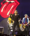 Ronnie Wood, Mick Jagger dan Keith Richards para personel band asal Inggris, The Rolling Stones, tampil di konser di Macau, Cina (9/3/2014). (Bintang/EPA)