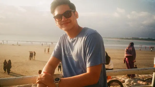 6 Potret Irzan Faiq, Aktor yang Dikabarkan Dekat dengan Prilly Latuconsina