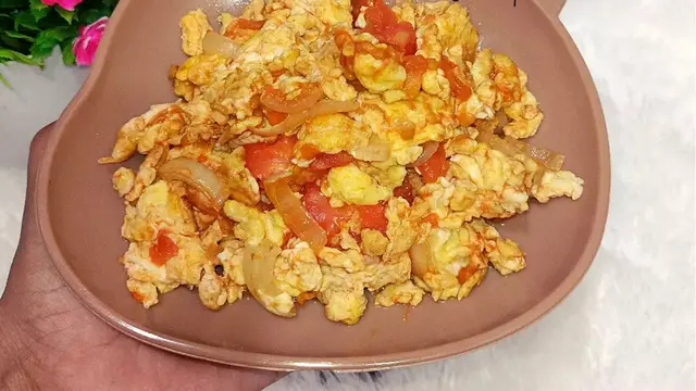Resep MPASI telur tomat. (dok. Cookpad @mamifafa_)