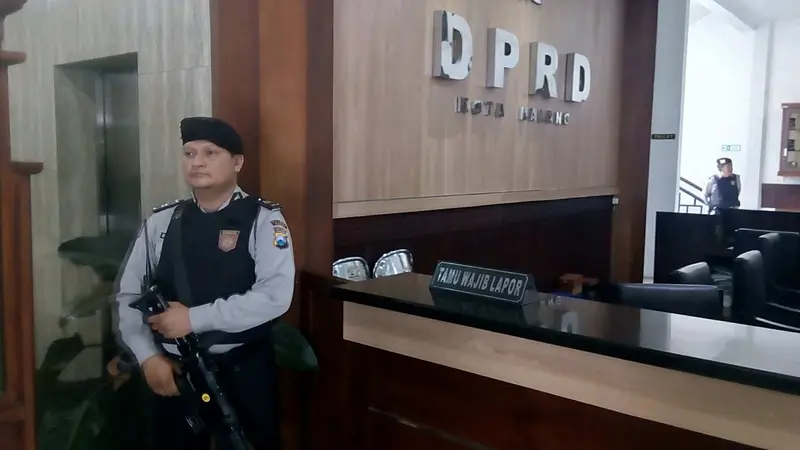 Gedung DPRD Malang Digeledah