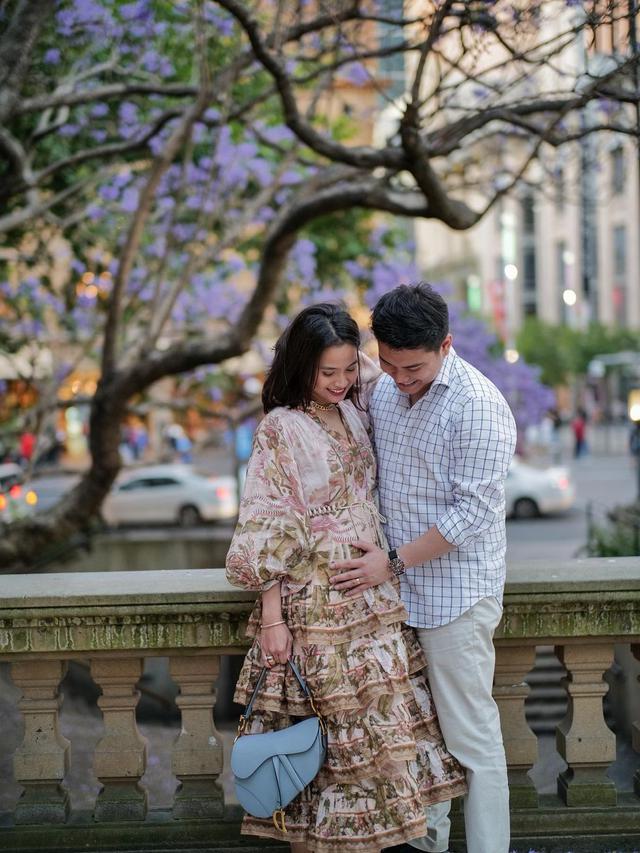 Hamil Anak Kedua, Ini 6 Potret Maternity Shoot Acha Septriasa di Australia