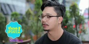 Derby Romero memiliki tato pertama pada usianya yang ke-21 tahun. Tato pertama itu, menuliskan nama Ayahnya. 