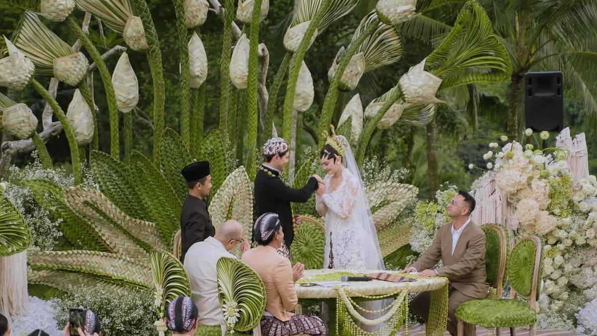6 Potret Raffi Ahmad Jadi Saksi Nikah Luna Maya dan Maxime Bouttier: Air Mataku Jatuh Bukan karena Sedih