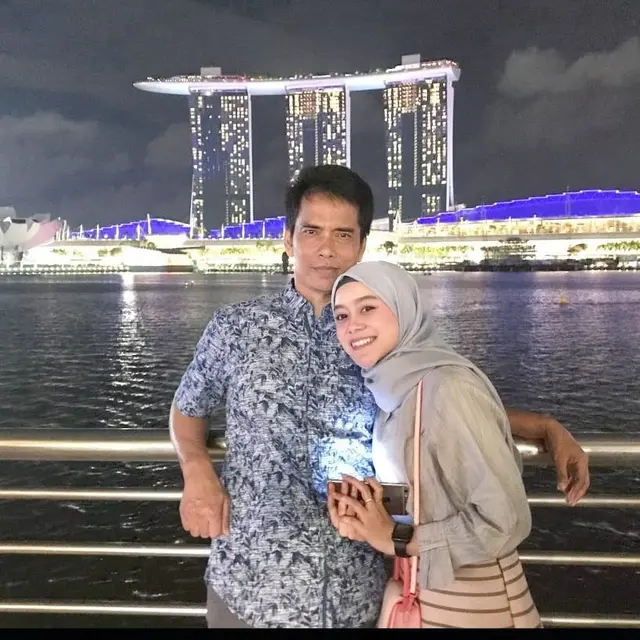 Pasang Badan untuk Anaknya, Ini 6 Momen Akrab Lesti Kejora dan Sang Ayah
