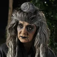 Farida Pasha ketika berperan sebagai Mak Lampir di sinetron Misteri Gunung Merapi. (YouTube)