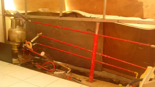 Destilator atau alat pengubah sampah plastik menjadi BBM di SMK Negeri 2 Bawang, Banjarnegara. (Foto: Liputan6.com/Muhamad Ridlo)