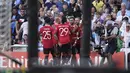 <p>Sementara itu, satu gol Manchester United tercipta dari tendangan penalti Bruno Fernandes pada menit ke-33. (AP Photo/Dave Thompson)</p>