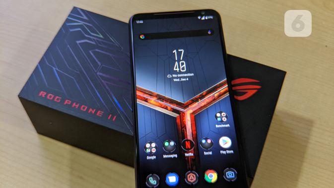 Tampak depan Asus ROG Phone 2. (Liputan6.com/ Yuslianson)