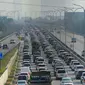Bukan hanya polusi udara, kemacetan lalu lintas di Jakarta juga dinilai memburuk. (merdeka.com/Arie Basuki)