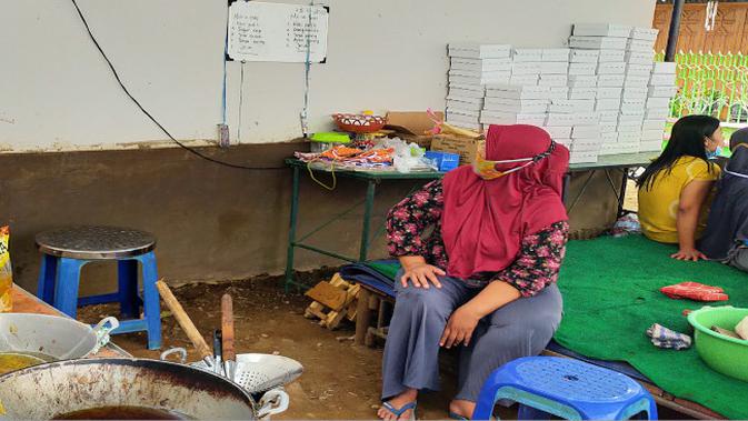 Warga Bantu Warga, Dapur Umum Swadaya Dukung Pasien Isoman Covid-19 di Malang - Vimarsana News