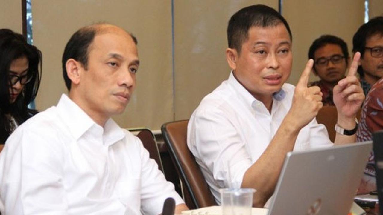 Menteri ESDM Ignasius Jonan meminta kepada pejabat baru SKK Migas untuk membuat bisnis pencarian migas lebih efisien. 