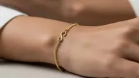 9 Inspirasi Gelang Emas yang Mudah Dipasang Sendiri, Tampil Anggun Tanpa Ribet
