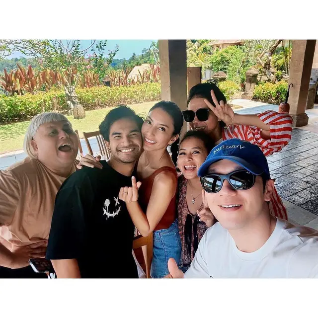 Tyas Mirasih, Tengku Tezi, dan Son Suk Ku di Bali