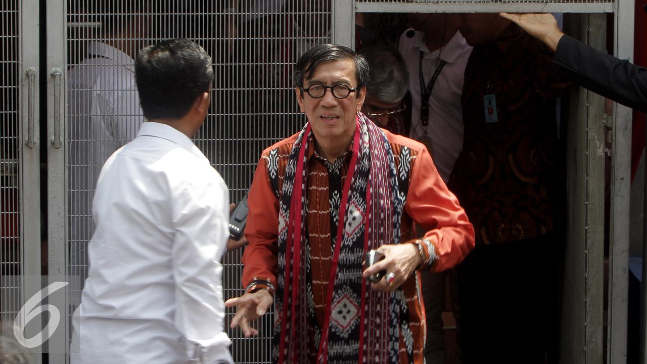 20160820-Menkumham-Ajak-Para-Dubes-Datangi-Lapas-Cipinang-Yasonna-Laoly-JT