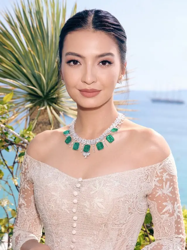 Raline Shah tampil mewah dengan perhiasaan Chopard di Cannes Film Festival. [Dok/Chopard].
