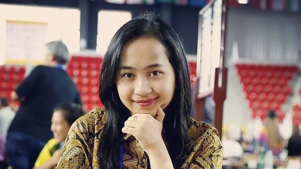 6 Potret Chelsie Monica, Komentator Spesial Dewa Kipas Vs GM Irene
