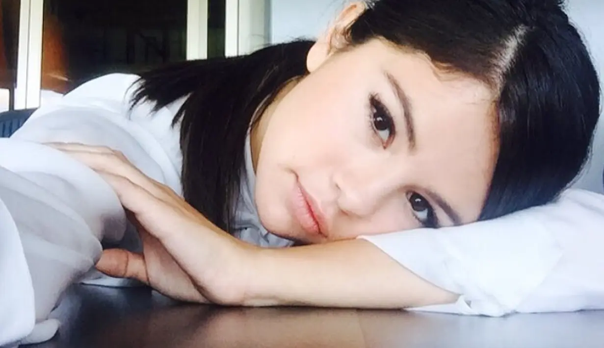 Selena Gomez sepertinya sangat serius dan tak ingin memaksakan kisah cintanya saat ini. (instagram/selenagomez)