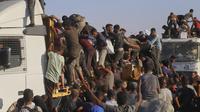 Meski sebagian truk bantuan berhasil masuk ke sejumlah wilayah Palestina namun distribusi masih jauh dari cukup untuk memenuhi kebutuhan lebih dari dua juta penduduk Gaza. (AP Photo/Mariam Dagga)