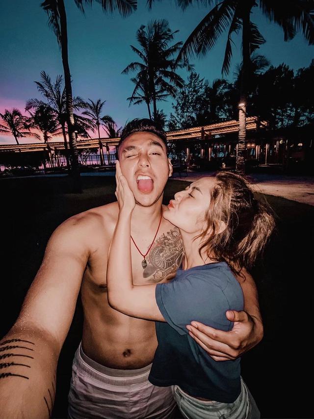 6 Potret Siti Badriah dan Krisjiana Baharudin Setelah Setahun Menikah, Makin Lengket