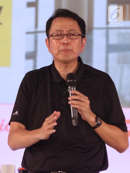 Motivator, Tung Desem Waringin saat memberikan motivasi kepada peserta EGTC 2018 Bandung di Graha Sanusi Hardjadinata, Universitas Padjajdaran, Bandung, Kamis (6/12). Tung Desem Waringin memberi motivasi percaya diri. (Liputan6.com/Helmi Fithriansyah)