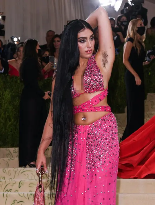 Potret Lourdes Leon Putri Madonna pamer bulu ketiak di Met Gala 2021. (Sumber: TPG Images via Kapanlagi.com)