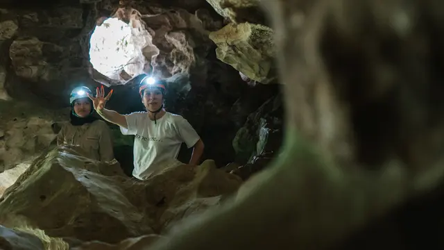 Libby explore Sulawesi