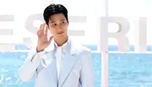 Ahn Bo Hyun Gabung ke Film Inside Men Bareng Ha Jung Woo, Jadi CEO Agensi Entertainment