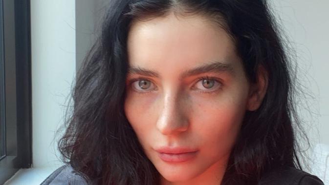 Potret terbaru Meadow putri Paul Walker yang beranjak dewasa. (Sumber: Instagram/@meadowwalker)