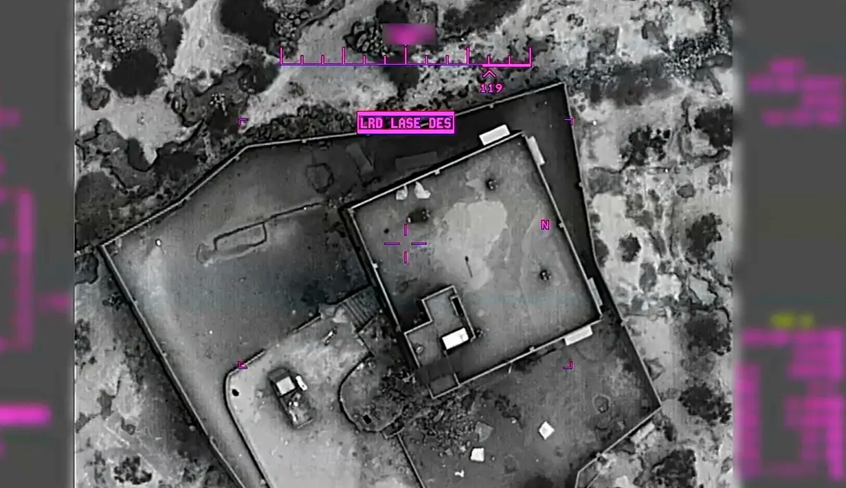 Gambar dari video yang dirilis Departemen Pertahanan AS pada 30 Oktober 2019 menunjukkan rumah persembunyian pemimpin ISIS Abu Bakr al-Baghdadi. Pentagon merilis video dan foto operasi militer pasukan khusus AS yang menewaskan Abu Bakr al-Baghdadi pada 26 Oktober 2019. (Department of Defense via AP)