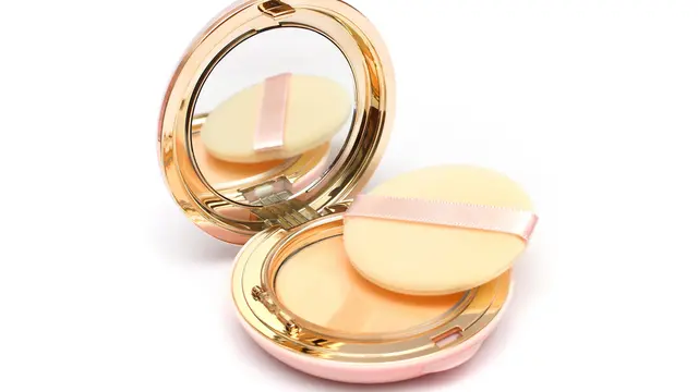 Penting Untuk Makeup, Ini 5 Jenis Bedak yang Wajib Diketahui